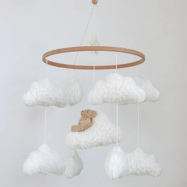 Móvil de cuna nubes y oso - Cucurumi